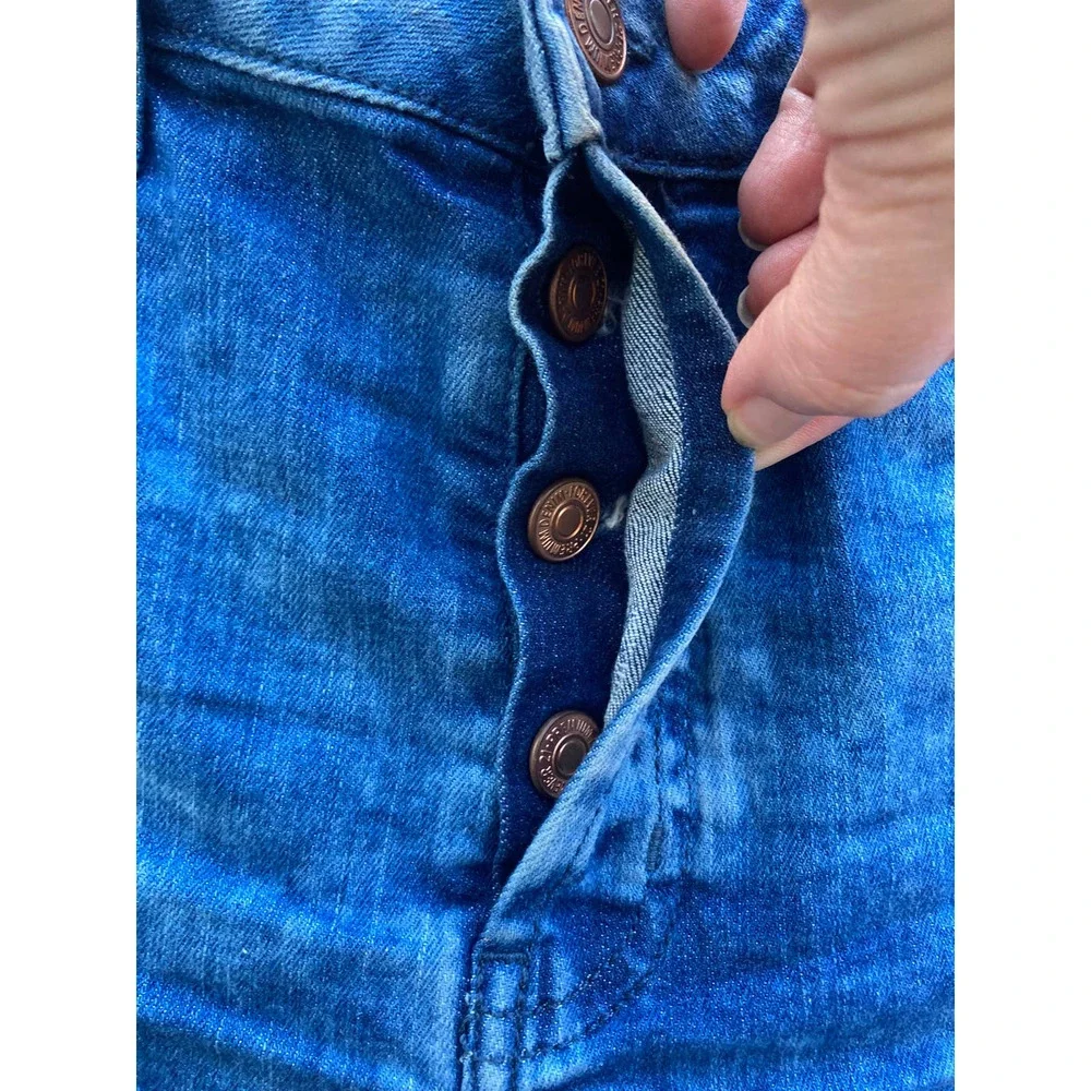 Forever 21 Distressed Short Cut-Off Jean Shorts 29in Waist (Sz8) - Picture 4 of 16